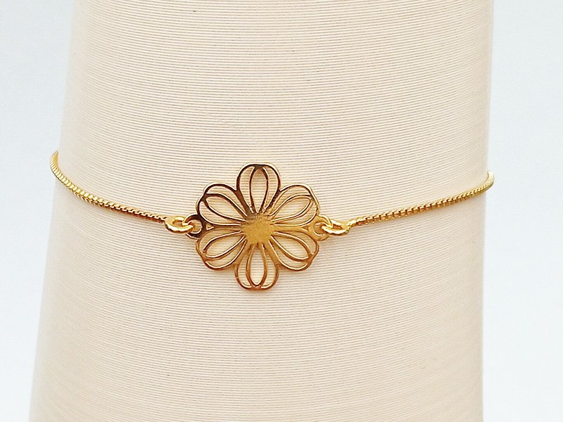Pulseira Com Flor Vazada